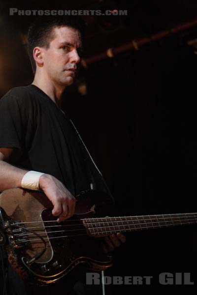 GIRLS AGAINST BOYS - 2007-02-21 - PARIS - La Maroquinerie - Johnny Temple